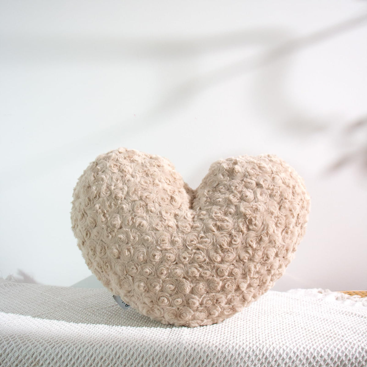 16" Creamy Pearl White Heart Pillow, Luxury 600GSM Rose Textured Faux Rabbit Fur, Super Matte Soft Aesthetic Decorative Throw Pillow for Couch Bed Sofa, Neutral Home Decor Heart Cushion