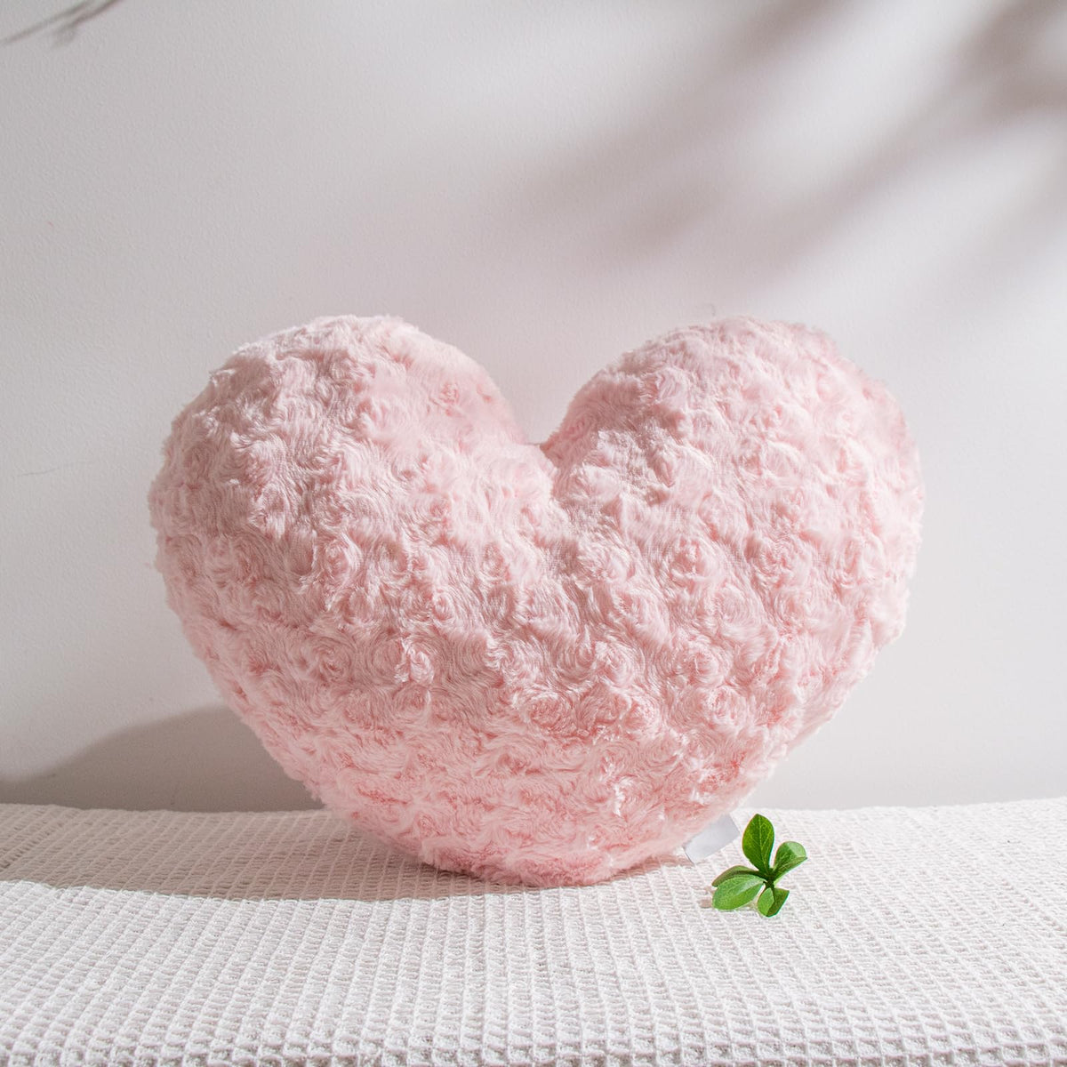 16" Creamy Pearl White Heart Pillow, Luxury 600GSM Rose Textured Faux Rabbit Fur, Super Matte Soft Aesthetic Decorative Throw Pillow for Couch Bed Sofa, Neutral Home Decor Heart Cushion
