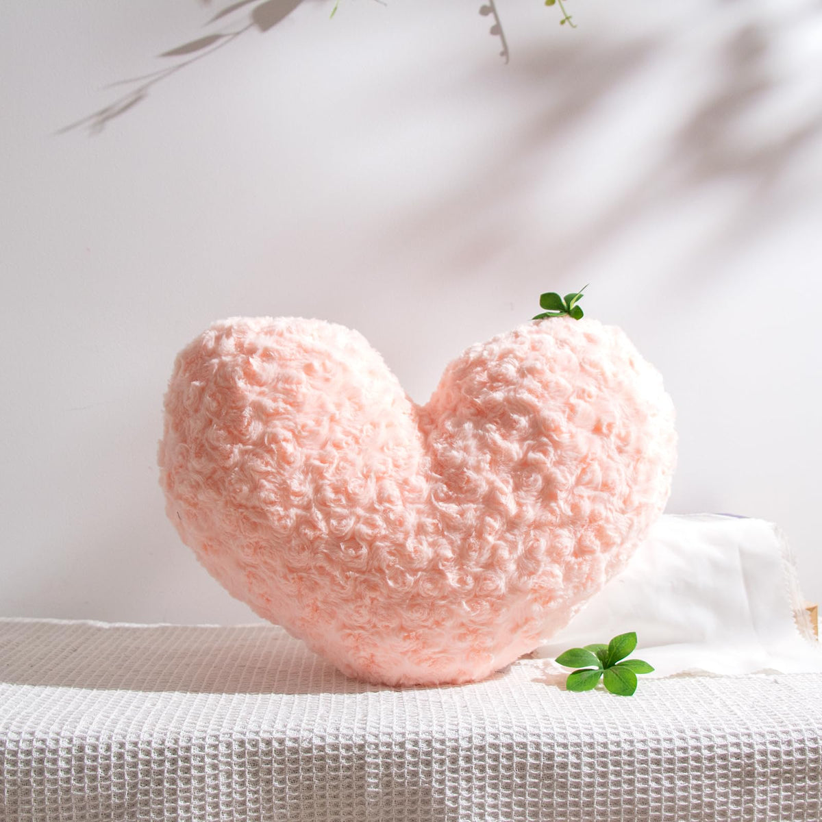 16" Creamy Pearl White Heart Pillow, Luxury 600GSM Rose Textured Faux Rabbit Fur, Super Matte Soft Aesthetic Decorative Throw Pillow for Couch Bed Sofa, Neutral Home Decor Heart Cushion