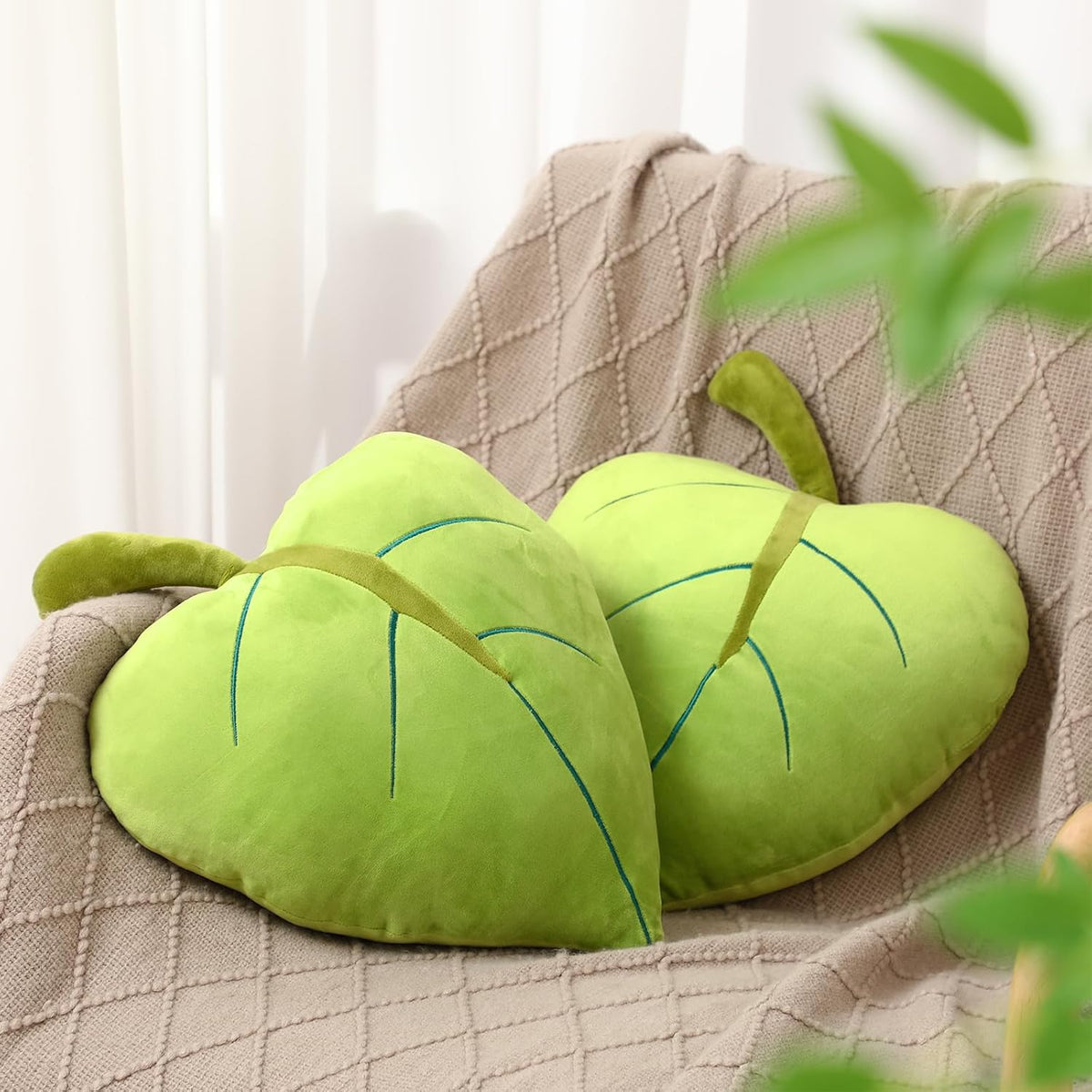 2 Pack 3D Leaf Decorative Throw Pillows Set, Leaf
