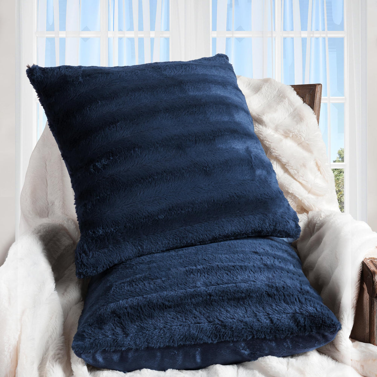 Cheer Collection Faux Fur Throw Pillows - Decorative Pillows for Couch, Bed Throw Pillows, Blue Accent Pillows for Bedroom or Living Room Aesthetic, Set of 2 Furry Throw Pillows, 20" x 20"