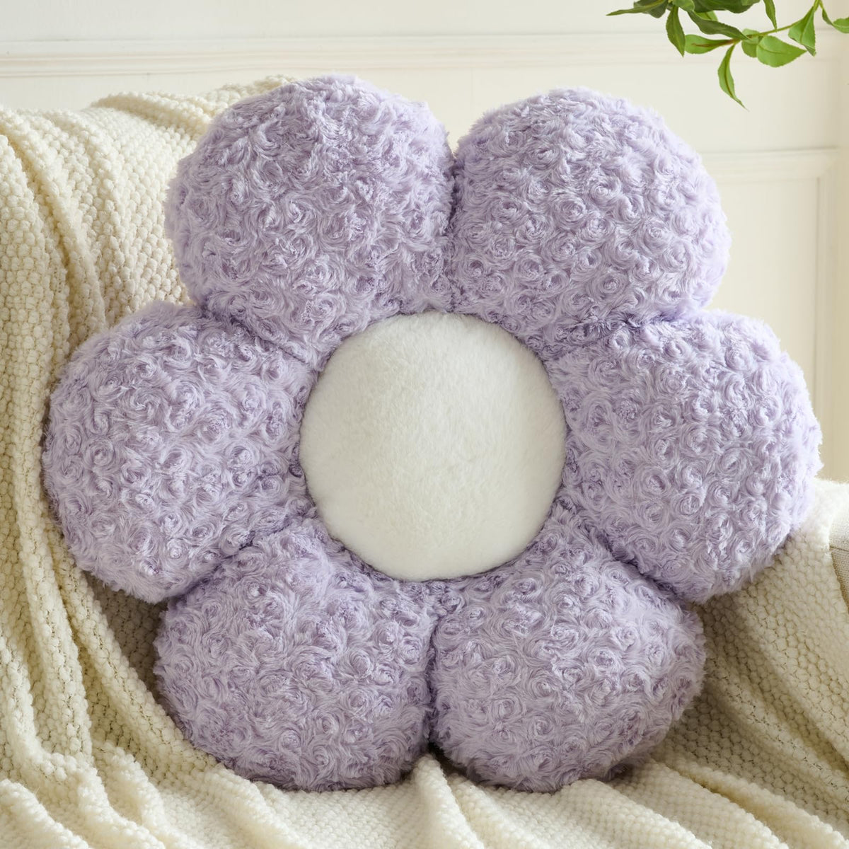 Flower Pillows, Decorative Throw Pillow with Soft Plush for Couch, Flower Shaped Pillow Home Decor Daisy Pillow for Bed (White, 14.9 Inches)