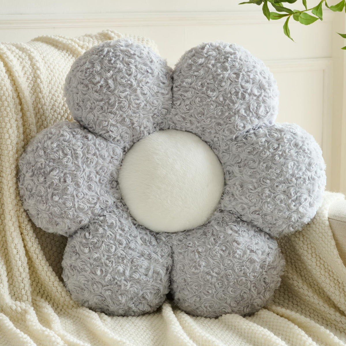 Flower Pillows, Decorative Throw Pillow with Soft Plush for Couch, Flower Shaped Pillow Home Decor Daisy Pillow for Bed (White, 14.9 Inches)