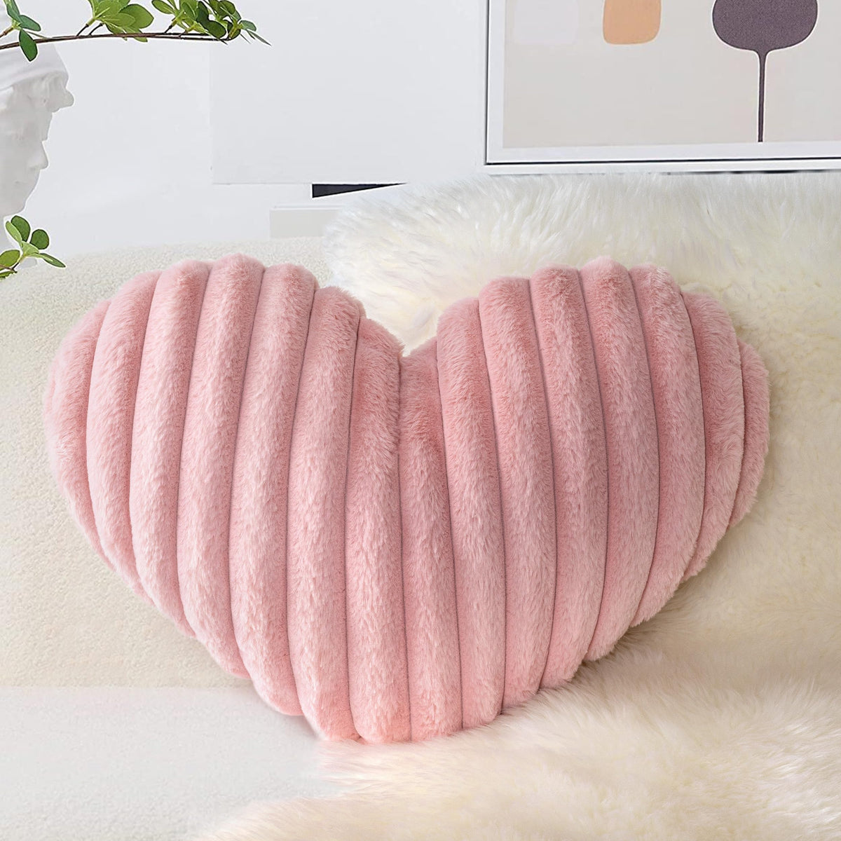 AELS Heart Shaped Pillow, 17.7 Inches Heart Decorative Throw Pillows, Velvet Love Cute Pillows, Valentines Day Decorations, Wedding Decor, Living Room Bedroom Nursery Decor, Golden