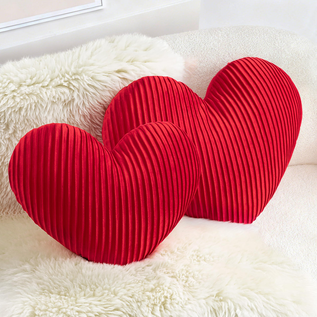 AELS Heart Shaped Pillow, 17.7 Inches Heart Decorative Throw Pillows, Velvet Love Cute Pillows, Valentines Day Decorations, Wedding Decor, Living Room Bedroom Nursery Decor, Golden