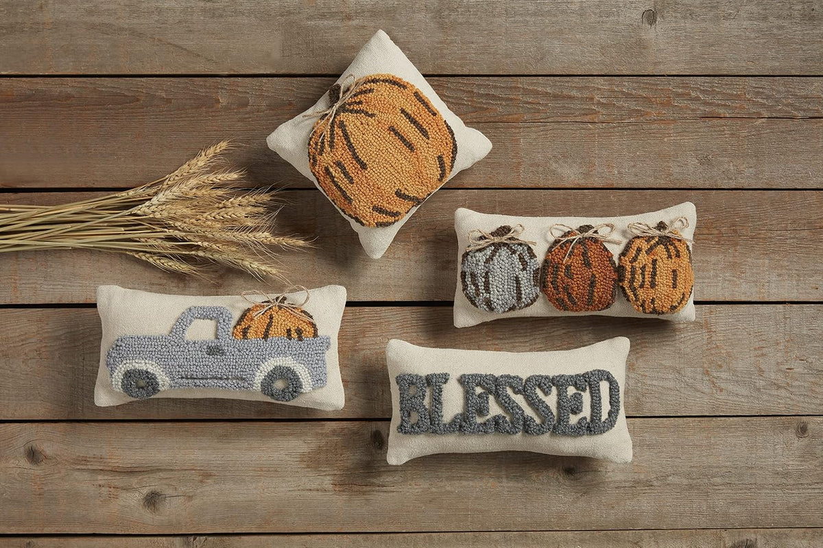 Mu dPie Fall Mini Hooked Pillow, Pumpkin Trio, 6" x 12"